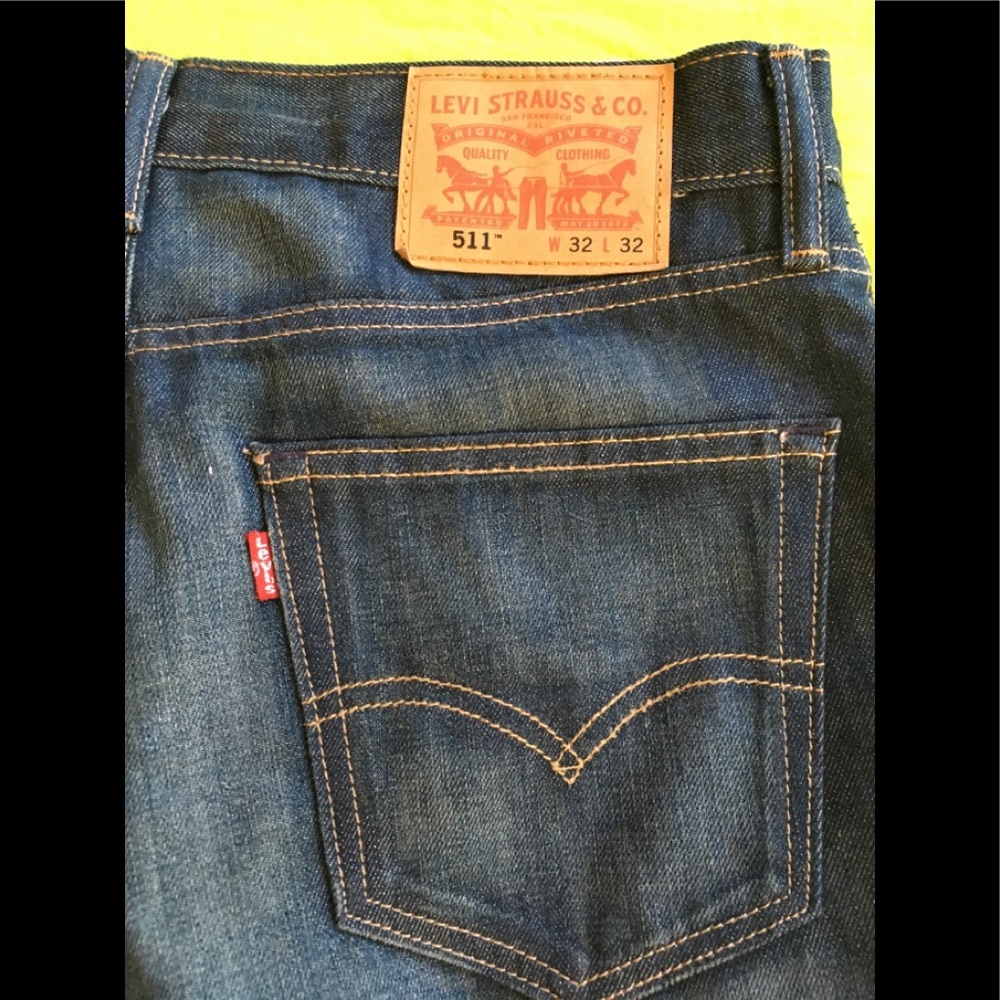 Mens like new Levi’s 511 width 32 and length 32